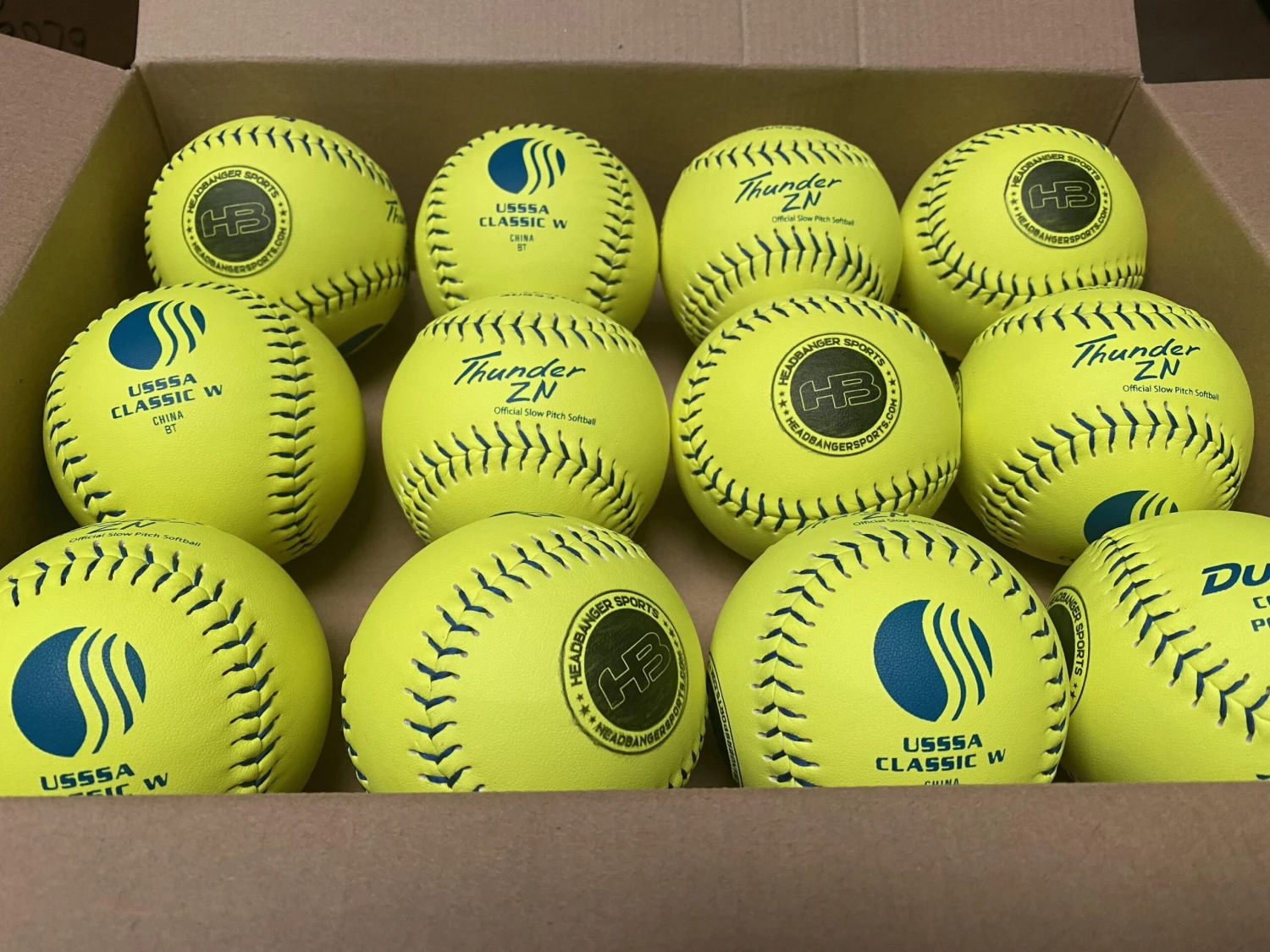Dudley Thunder ZN 11" Classic W USSSA Slowpitch Softballs (DOZEN): 4U553 - Image 2